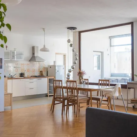 Family In The Centre - Free Parking Garage Ljubljana