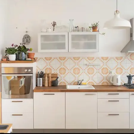 Family In The Centre - Free Parking Garage Apartma